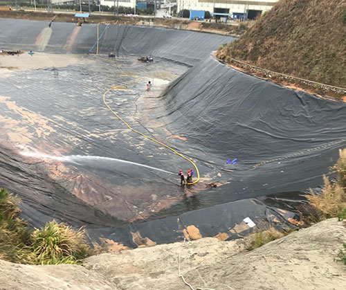 陕州废水池清理